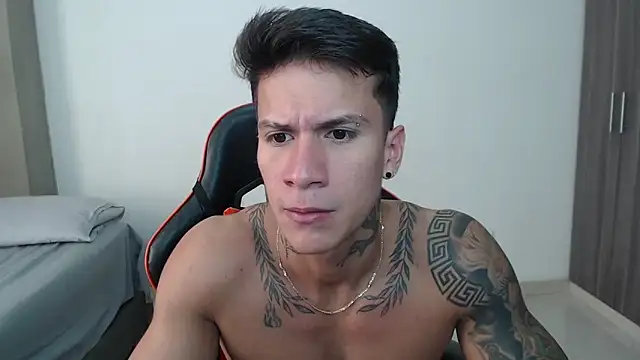 pettergrey1 online show from 04-01-26, 01:23