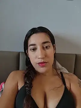 Snapshot of manueladantass1 chatting on 04-06-26, 04:30 manueladantass1 online show from 04-06-26, 04:30