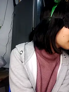 Snapshot of PequeArely chatting on 12-20-24, 07:01 PequeArely online show from 12-20-24, 07:01