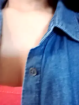 Snapshot of PequeArely chatting on 02-09-25, 04:07 PequeArely online show from 02-09-25, 04:07