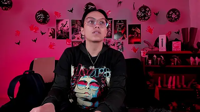 lilith-deveraux online show from 11-19-25, 02:39