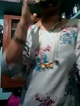 Snapshot of gunjan22 chatting on 12-18-24, 06:10 gunjan22 online show from 12-18-24, 06:10