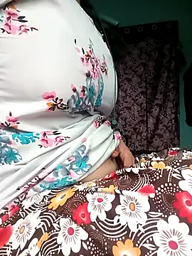 Snapshot of gunjan22 chatting on 10-09-25, 06:22 gunjan22 online show from 10-09-25, 06:22