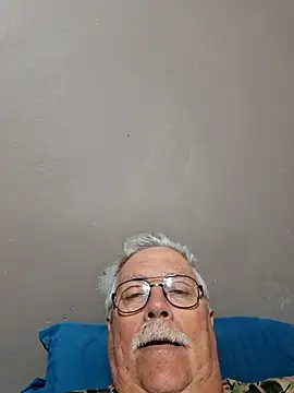 Snapshot of NawtyB1965 chatting on 10-01-25, 03:34 NawtyB1965 online show from 10-01-25, 03:34