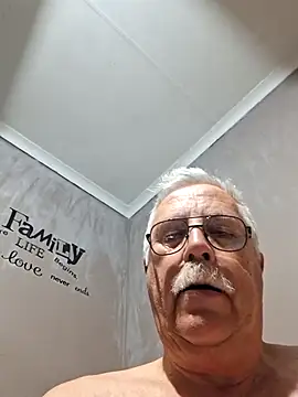 Snapshot of NawtyB1965 chatting on 10-11-25, 03:39 NawtyB1965 online show from 10-11-25, 03:39