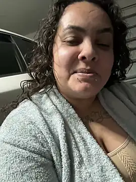 Snapshot of DatBishYouMiss chatting on 01-23-25, 07:40 DatBishYouMiss online show from 01-23-25, 07:40