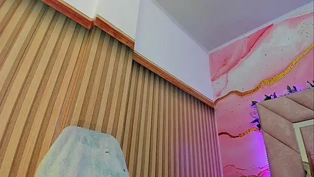 Taylor  cooper online show from 10-02-25, 06:26