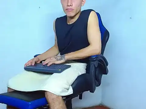 Snapshot of bab_boy_777 chatting on 12-06-24, 11:36 bab boy 777 online show from 12-06-24, 11:36