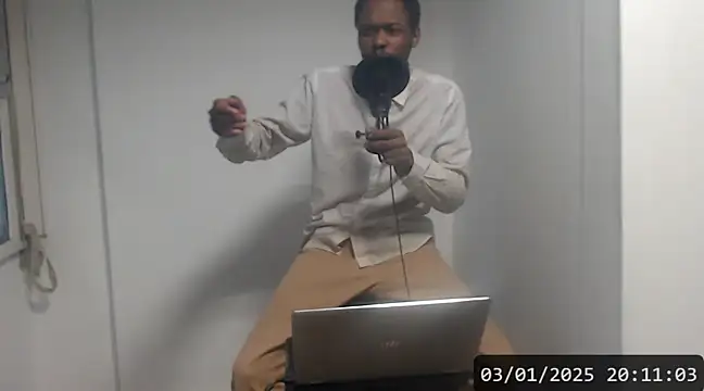 Snapshot of Mastertopdome chatting on 01-03-25, 11:12 Mastertopdome online show from 01-03-25, 11:12