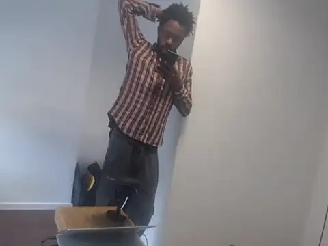 Snapshot of Mastertopdome chatting on 10-10-25, 02:05 Mastertopdome online show from 10-10-25, 02:05