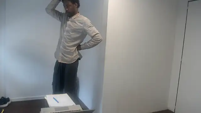 Snapshot of Mastertopdome chatting on 10-17-25, 03:03 Mastertopdome online show from 10-17-25, 03:03