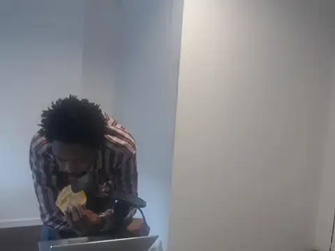 Snapshot of Mastertopdome chatting on 10-19-25, 01:45 Mastertopdome online show from 10-19-25, 01:45