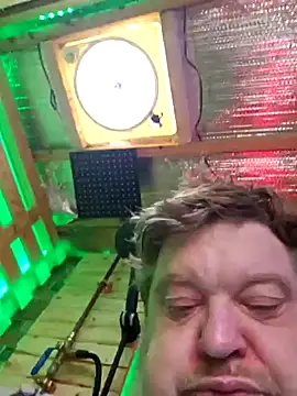 Snapshot of alienbunny chatting on 01-09-25, 05:43 alienbunny online show from 01-09-25, 05:43