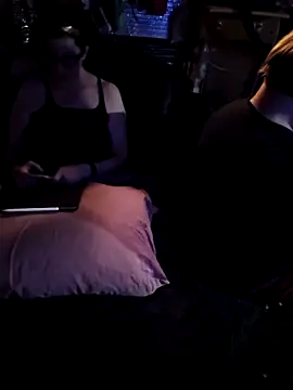 Snapshot of alienbunny chatting on 02-19-25, 04:34 alienbunny online show from 02-19-25, 04:34