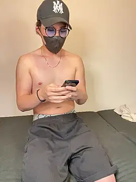 xxx men online show from 10-17-25, 05:59