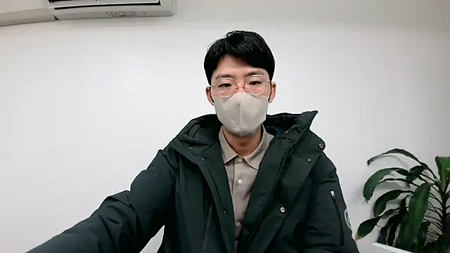 Snapshot of TakuryuJPN chatting on 12-01-24, 09:26 TakuryuJPN online show from 12-01-24, 09:26