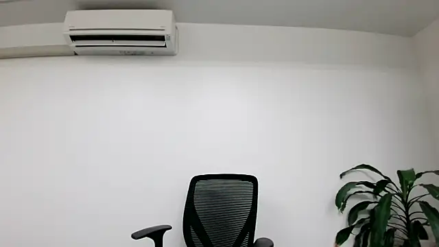 Snapshot of TakuryuJPN chatting on 12-08-24, 09:30 TakuryuJPN online show from 12-08-24, 09:30