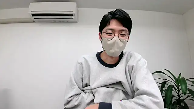 Snapshot of TakuryuJPN chatting on 02-24-25, 09:41 TakuryuJPN online show from 02-24-25, 09:41