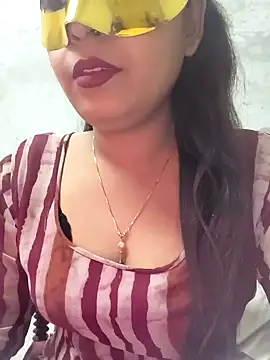 Snapshot of Shanaya_Hotty chatting on 12-07-24, 03:30 Shanaya Hotty online show from 12-07-24, 03:30