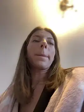 Mia Ethan online show from 01-28-25, 11:49