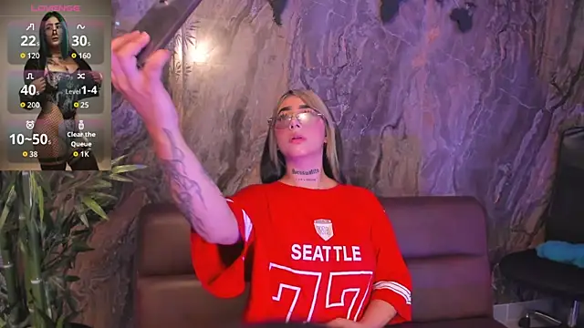 Alahia Dangelo online show from 10-30-25, 05:24