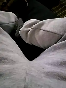 Snapshot of DBento0702 chatting on 01-23-25, 02:50 DBento0702 online show from 01-23-25, 02:50