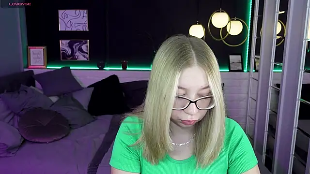 Annabelle Art online show from 12-23-24, 06:22