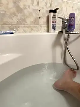 Snapshot of Hugo76578 chatting on 09-24-25, 08:56 Hugo76578 online show from 09-24-25, 08:56