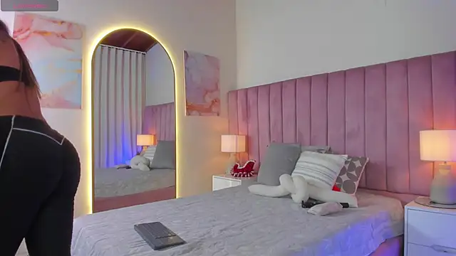 Aleja arango1 online show from 11-24-25, 10:53