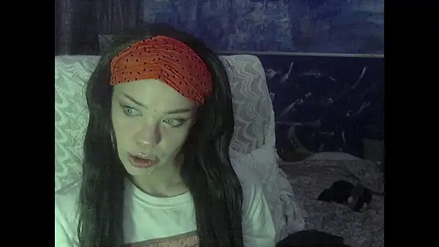 Snapshot of iva_spirit chatting on 01-08-25, 09:23 iva spirit online show from 01-08-25, 09:23