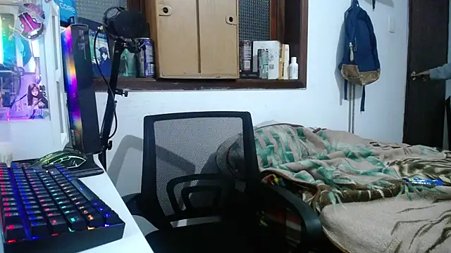 Snapshot of esjrobles chatting on 01-30-25, 03:33 esjrobles online show from 01-30-25, 03:33