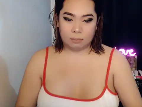 Nathalie Heartxoxo69 online show from 04-19-26, 09:50