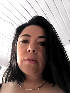 Bella fournier online show from 12-04-25, 03:54