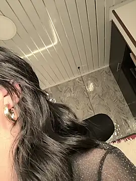 Bella fournier online show from 04-07-26, 12:22