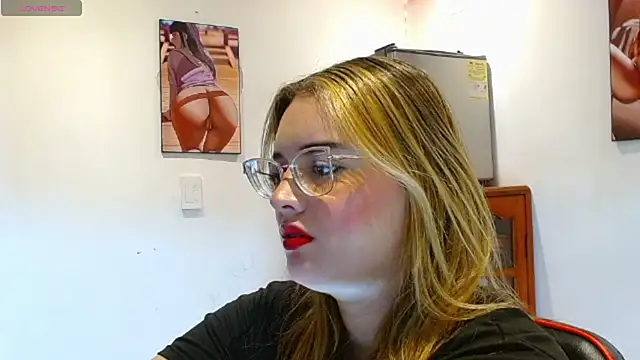 Snapshot of kendallclarkk03 chatting on 02-19-25, 05:49 kendallclarkk03 online show from 02-19-25, 05:49