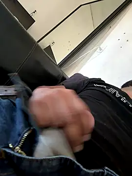 Snapshot of joselo8888 chatting on 11-02-25, 09:28 joselo8888 online show from 11-02-25, 09:28