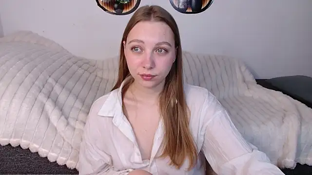 bellaa love  online show from 04-06-26, 12:19