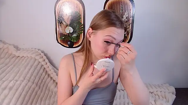bellaa love  online show from 05-19-26, 01:11