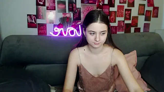 MilanaRoza online show from 11-14-25, 06:01