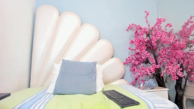 Snapshot of Ally_Parkeer_ chatting on 03-07-25, 04:55 Ally Parkeer online show from 03-07-25, 04:55