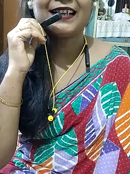 Snapshot of yoursweety09 chatting on 06-17-26, 07:00 yoursweety09 online show from 06-17-26, 07:00