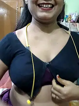 Snapshot of yoursweety09 chatting on 07-04-26, 02:12 yoursweety09 online show from 07-04-26, 02:12
