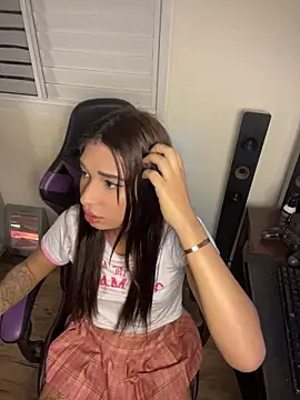 Snapshot of Gabyzinha_ni chatting on 06-17-26, 11:05 Gabyzinha ni online show from 06-17-26, 11:05