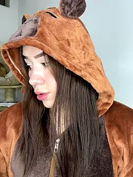 Im Valen Cute online show from 11-28-25, 02:36