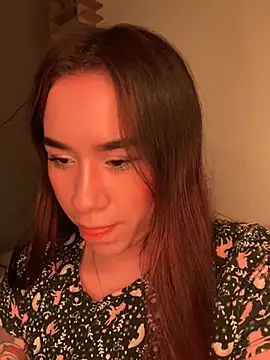 Snapshot of Im_Valen_Cute chatting on 05-06-26, 02:40 Im Valen Cute online show from 05-06-26, 02:40