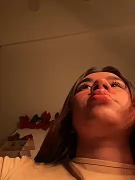 Snapshot of Im_Valen_Cute chatting on 05-31-26, 03:58 Im Valen Cute online show from 05-31-26, 03:58