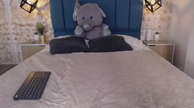 Snapshot of July_gh chatting on 12-06-24, 11:57 July gh online show from 12-06-24, 11:57