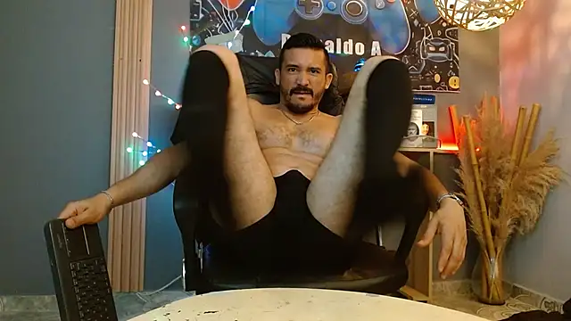 Reiko 85  online show from 04-08-26, 02:28