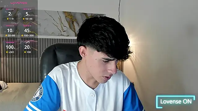 Dyla n18 online show from 03-27-26, 08:52