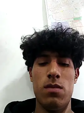 Snapshot of alexander32r chatting on 09-16-25, 08:21 alexander32r online show from 09-16-25, 08:21